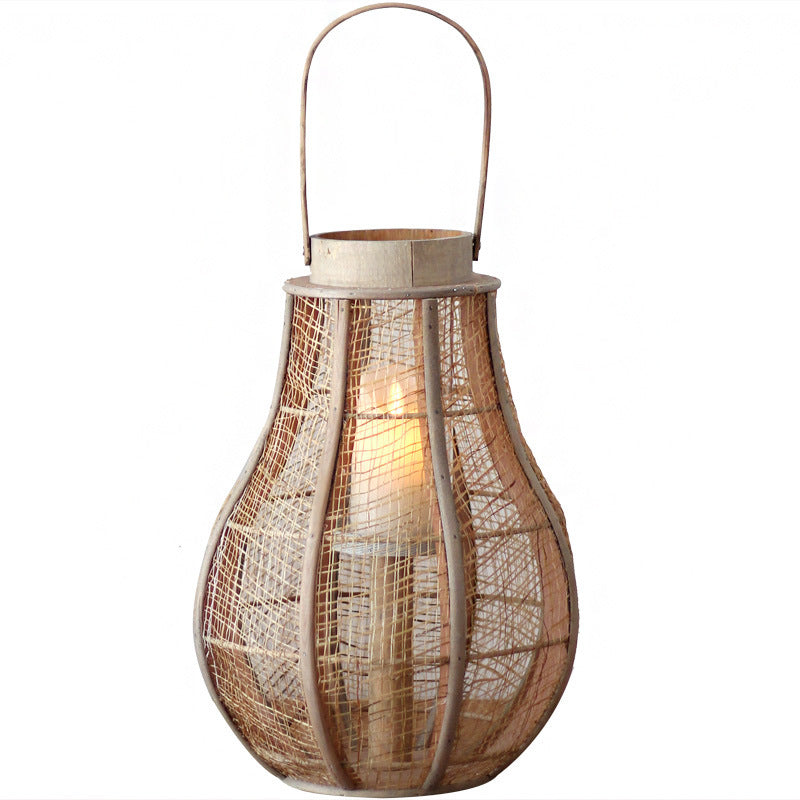 Dekorative Rattan-Lampe Karnz