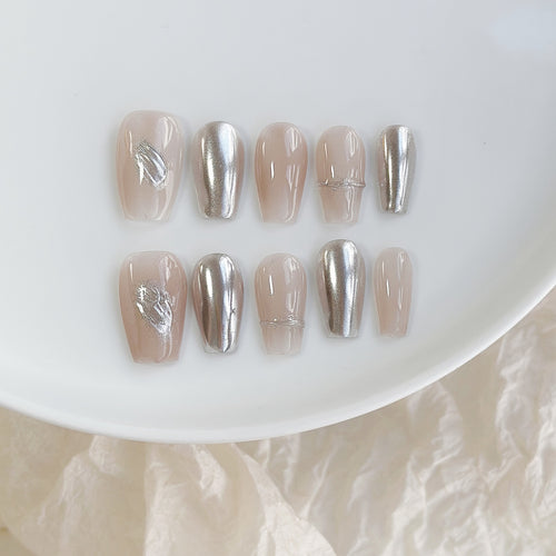 Premium Press-On Nagelkunst mit metallischem und glänzendem Finish