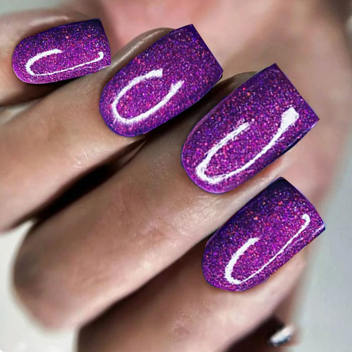 Glitzernde Gel-Nail-Tipps Karnz