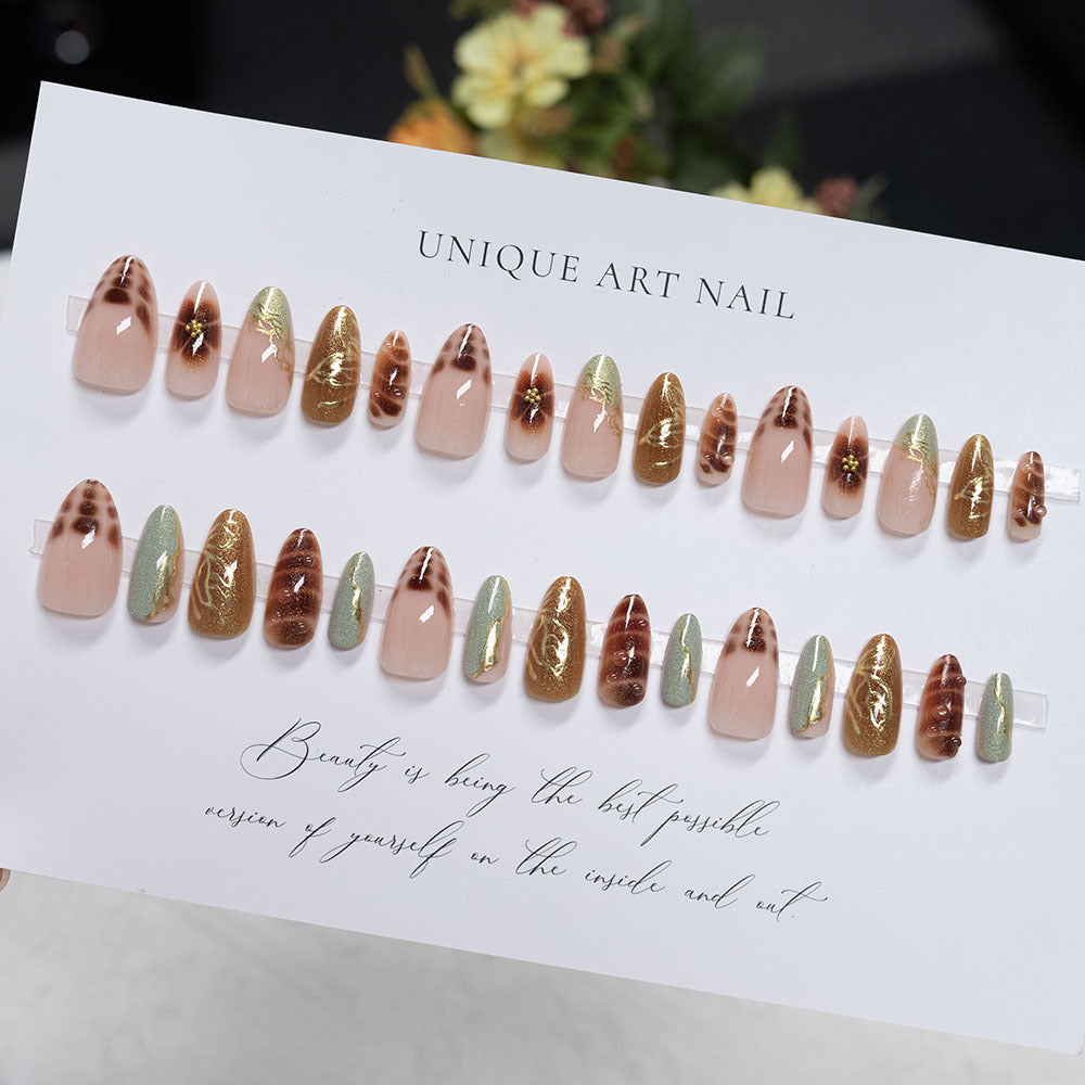 Künstlerische Design-Nagelverstärkungen
