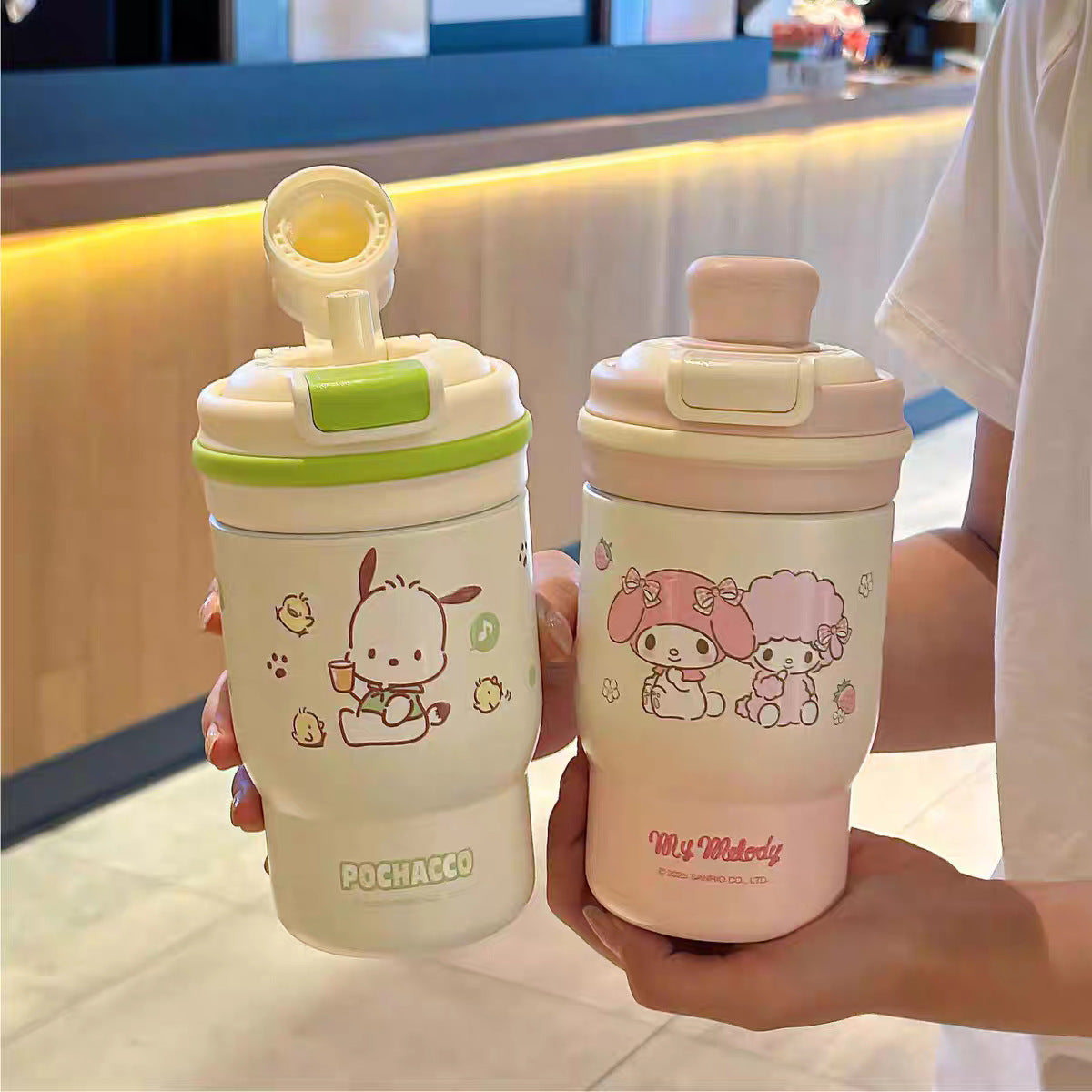 Unisex Becher mit verscheidbaren Deckel Karnz
