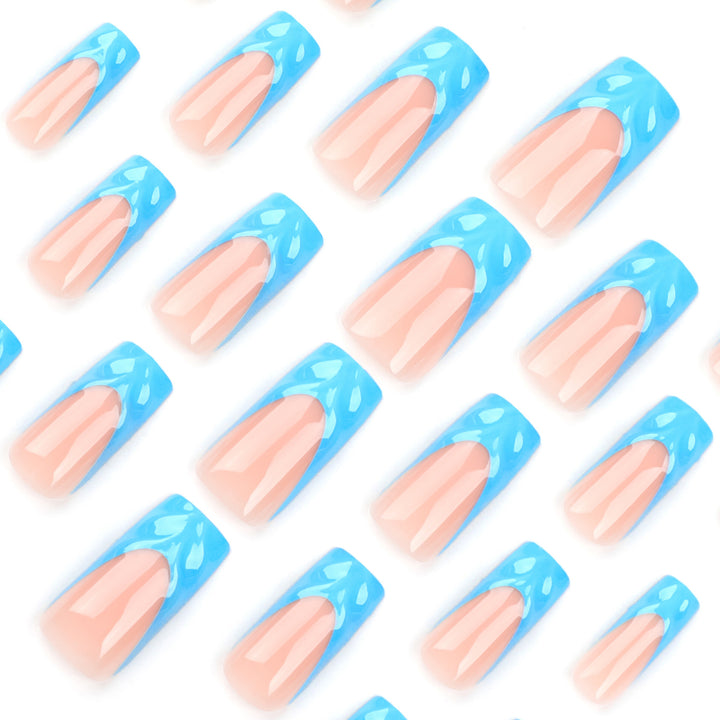 Künstlerische Gel-Nägel mit modernem Design Karnz
