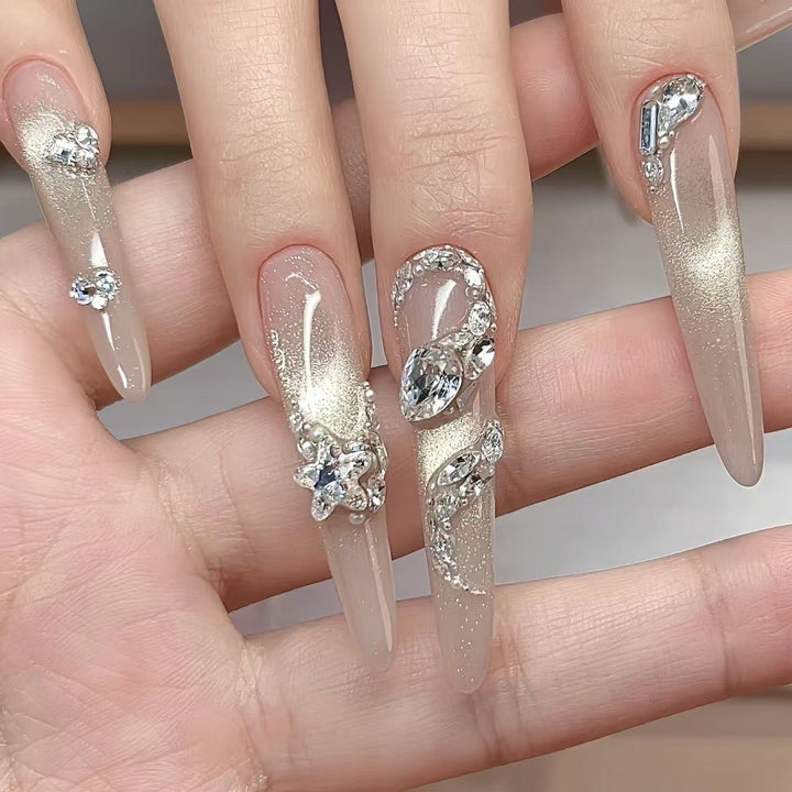 Dekorative Strass Stiletto Nagelverlängerungen