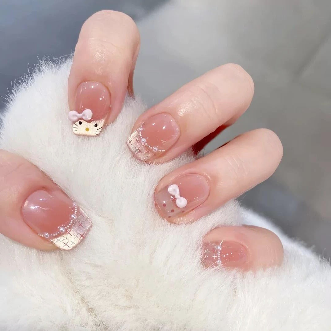 Künstliche Nail Art Spitzen mit Verspieltem Design Karnz