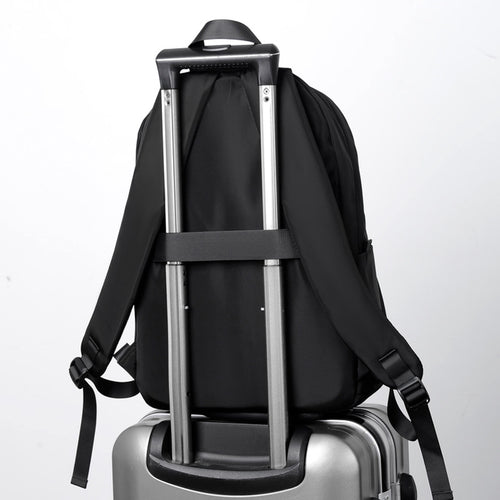 Vielseitiger leichter Laptop-Rucksack Karnz
