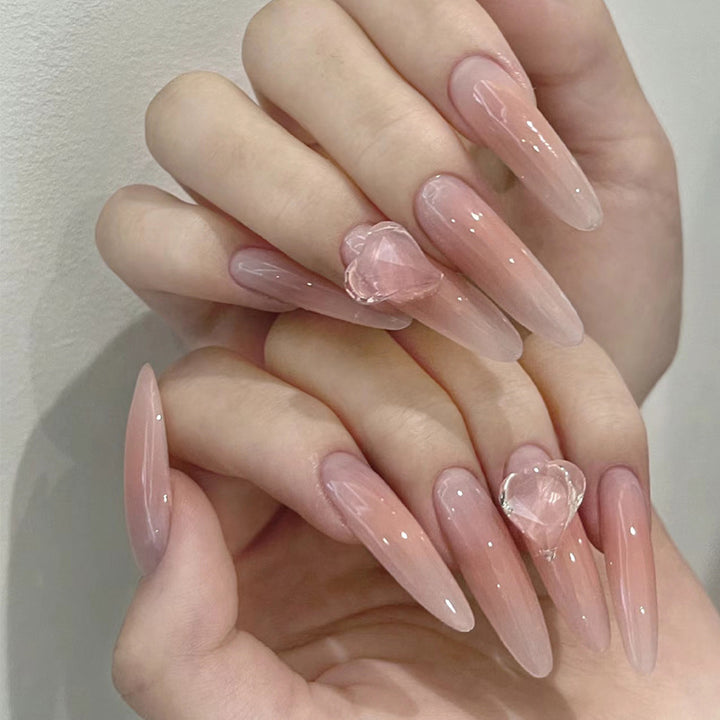 Elegante Ombre Stiletto Press-On Nägel mit Herzakzenten Karnz
