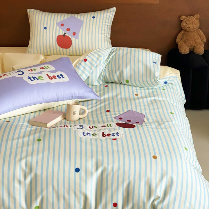 Kinder-Bettwäsche-Set aus Baumwoll-Perkal mit gestreiftem Dessin, applizierten Schriftzügen und verspielten Punkt‑Applikationen
