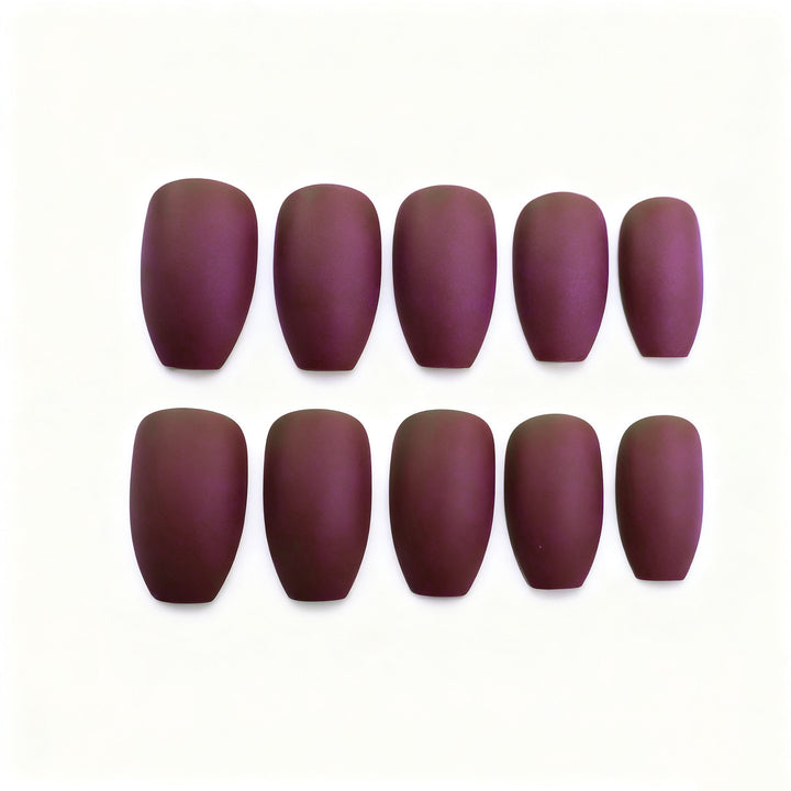 Elegante matte Finish Nagelverzierungen Karnz