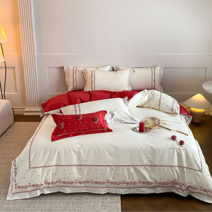 Besticktes Bettbezug-Set aus Baumwollsatin mit 3D-Rosenapplikationen und Zierkante