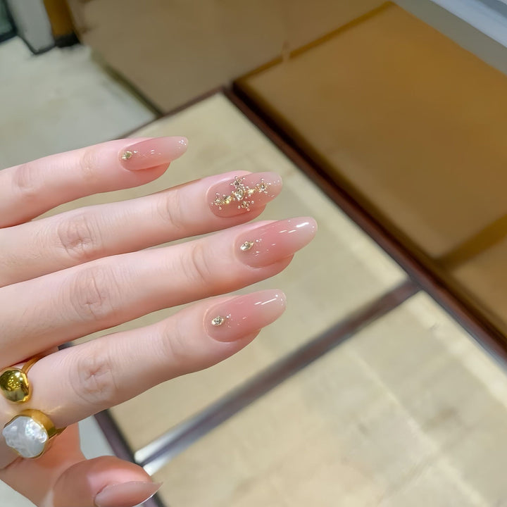 Kunstnägel mit Glamourösem Glitzer-Muster Karnz
