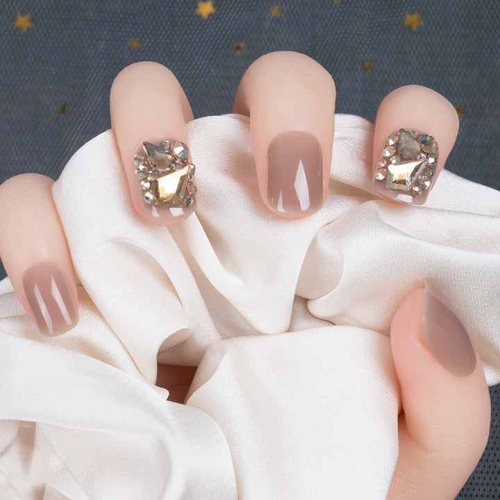 Glamouröse Press-On Nagelset mit Strass-Akzenten
