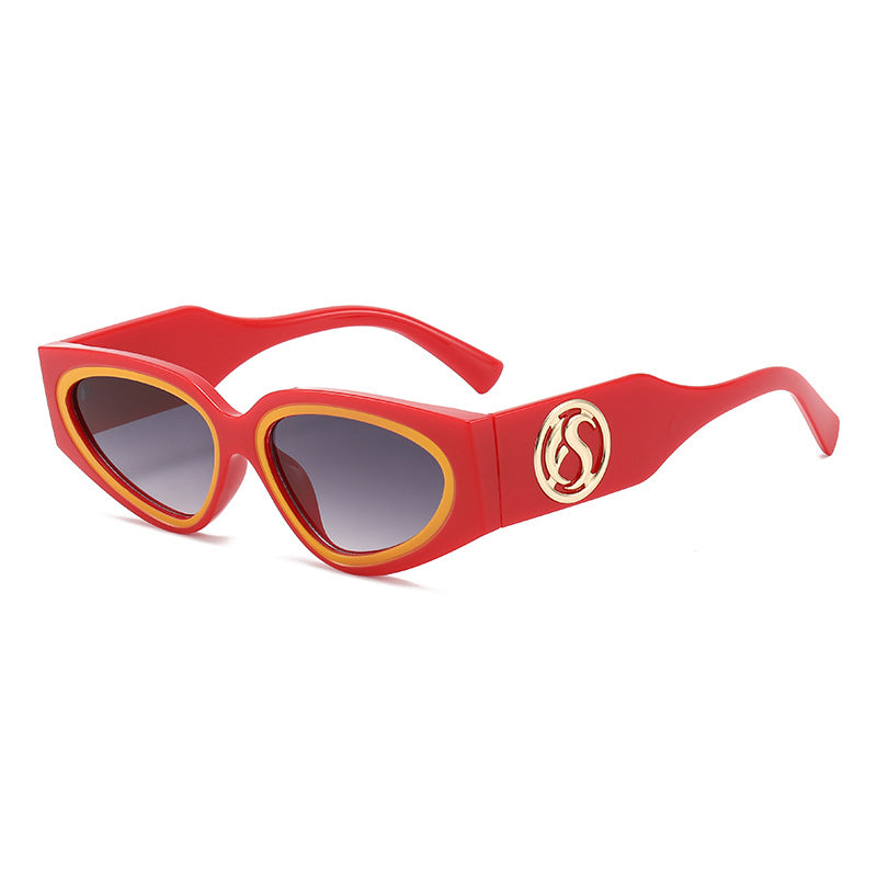 Damen Cat-Eye Sonnenbrille mit luxuriösem Rahmen und glamourösen Details Karnz