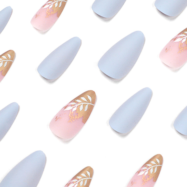 Künstliche Stiletto-Nägel mit elegantem Blatt-Design Karnz
