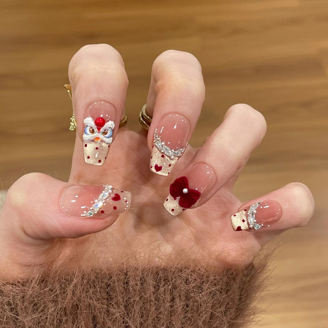 Kreative Kunstnägel mit Blumen- und Fruchtmotiven Karnz
