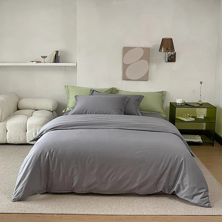 Wendbare Baumwoll-Satin-Bettwäschegarnitur mit seidig-mattem Finish und Hotelverschluss