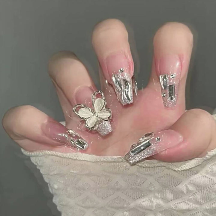 Dekorative Nagelkunst