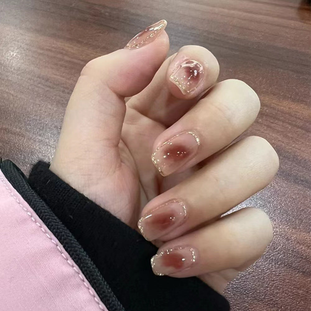 Kunstvolle Stiletto Nagelspitzen Karnz