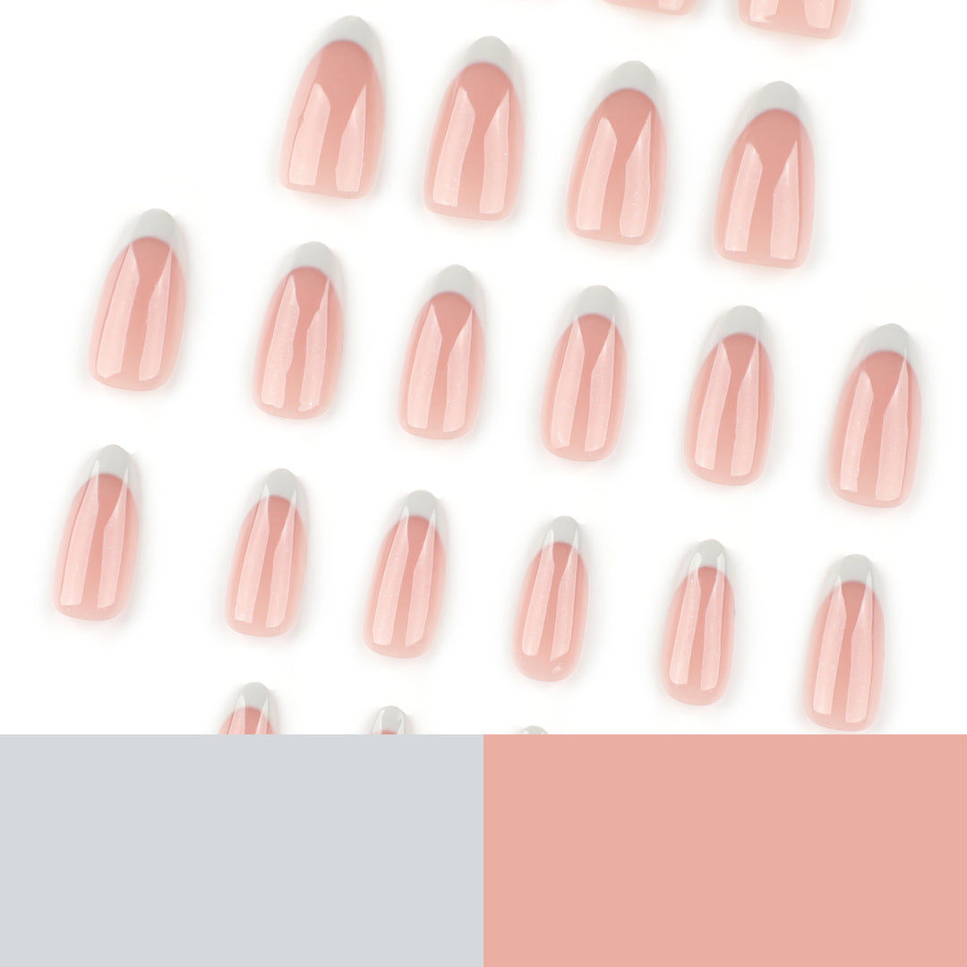 Elegante French-Tip Kunstnägel Karnz