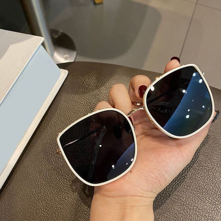 Damen Modische Oversized-Sonnenbrille im eleganten Quadratdesign Karnz
