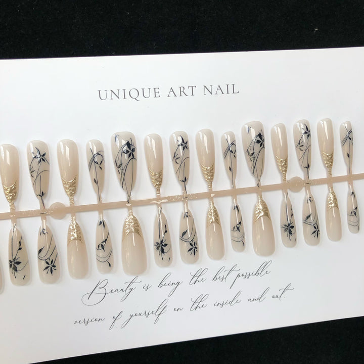 Handgefertigtes eingelegtes Nagelkunstset