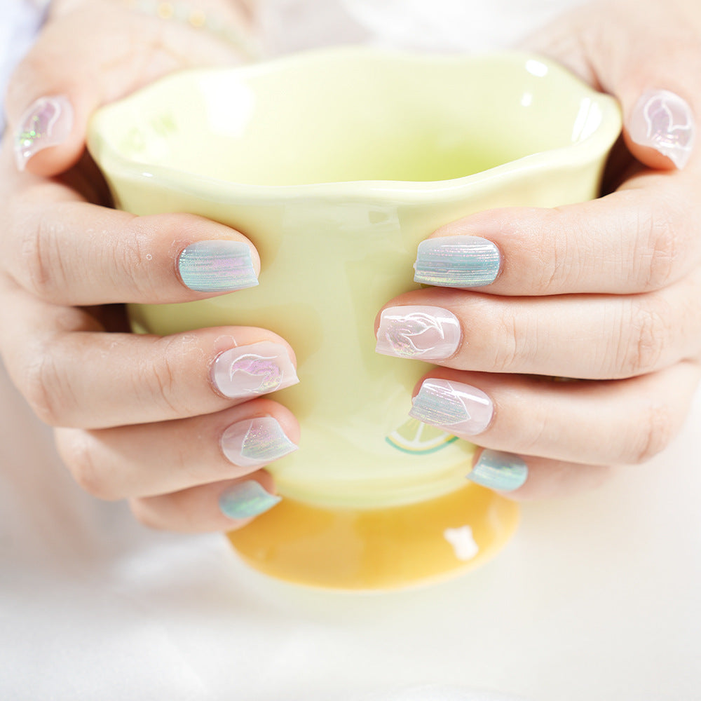 Künstlerisches Gel-Nageldesign Karnz