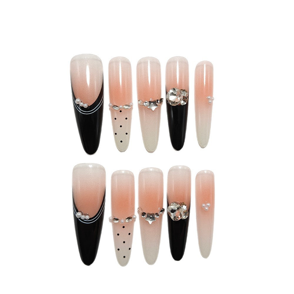 Elegante Stiletto Kunstnägel mit Funkelnden Strassdetails Karnz