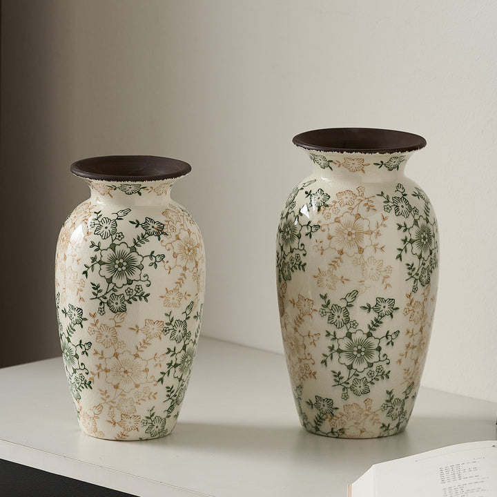 Dekorative Porzellanvase mit floralem Design Karnz