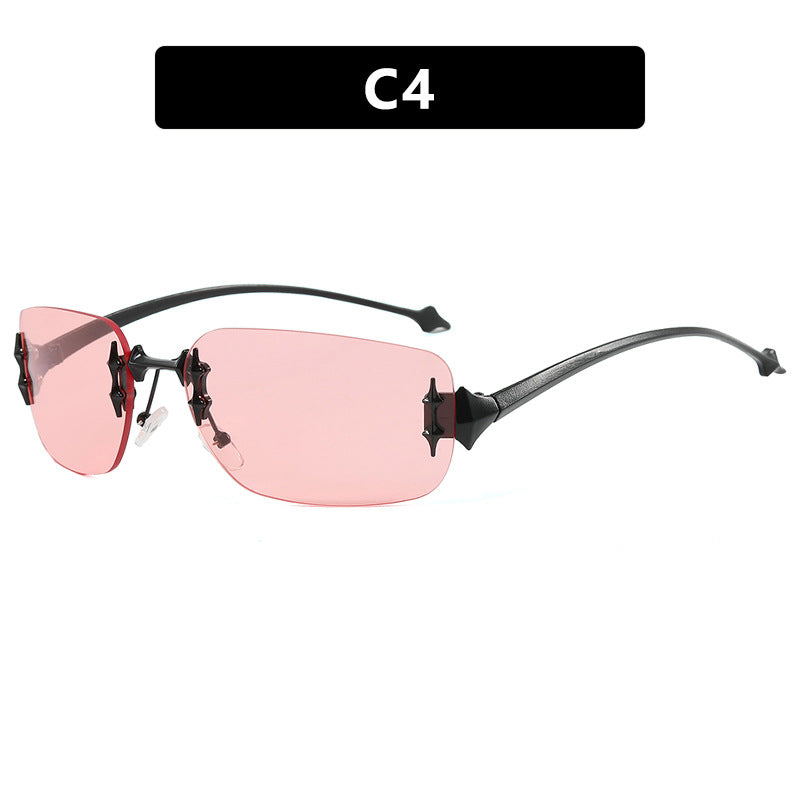 Damen Designer-Sonnenbrille mit aufwändigen Verzierungen Karnz