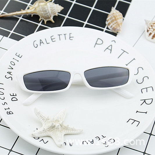 Damen modische Sonnenbrille im eleganten Retro-Stil Karnz