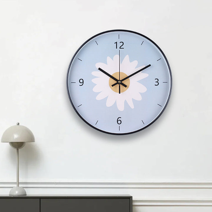 Wanduhr mit Elegantem Blattmuster Karnz