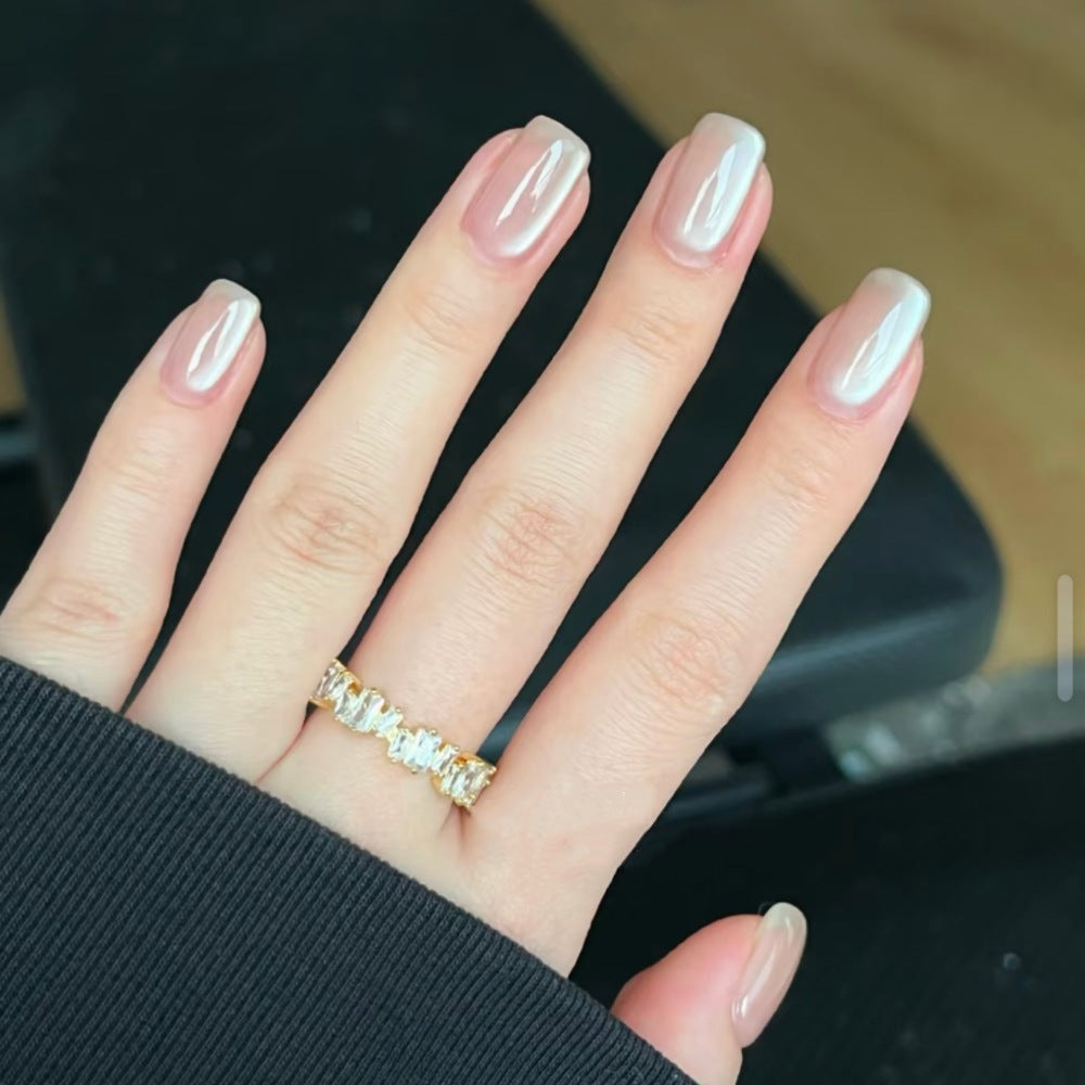 Stylisches Press-On-Nagelset mit schimmerndem Finish Karnz