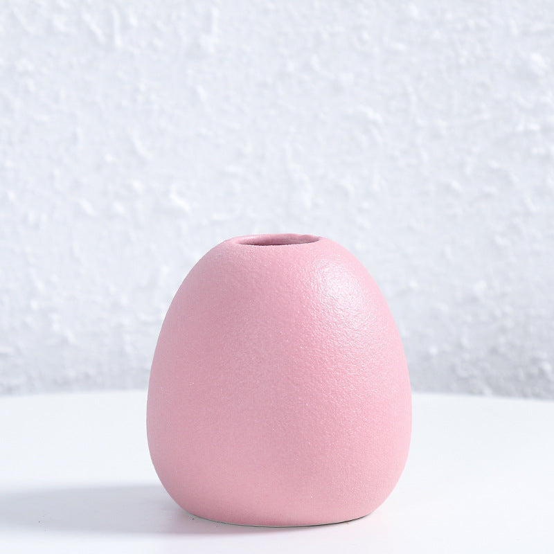 Zeitgenössische eiförmige Keramikblumenvase Karnz
