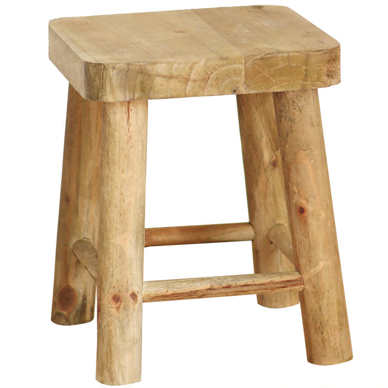 Robuster Hocker aus Massivholz Karnz