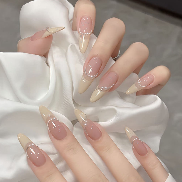 Elegante Ombre Press-On Fingernägel Set mit Perlenakzenten Karnz