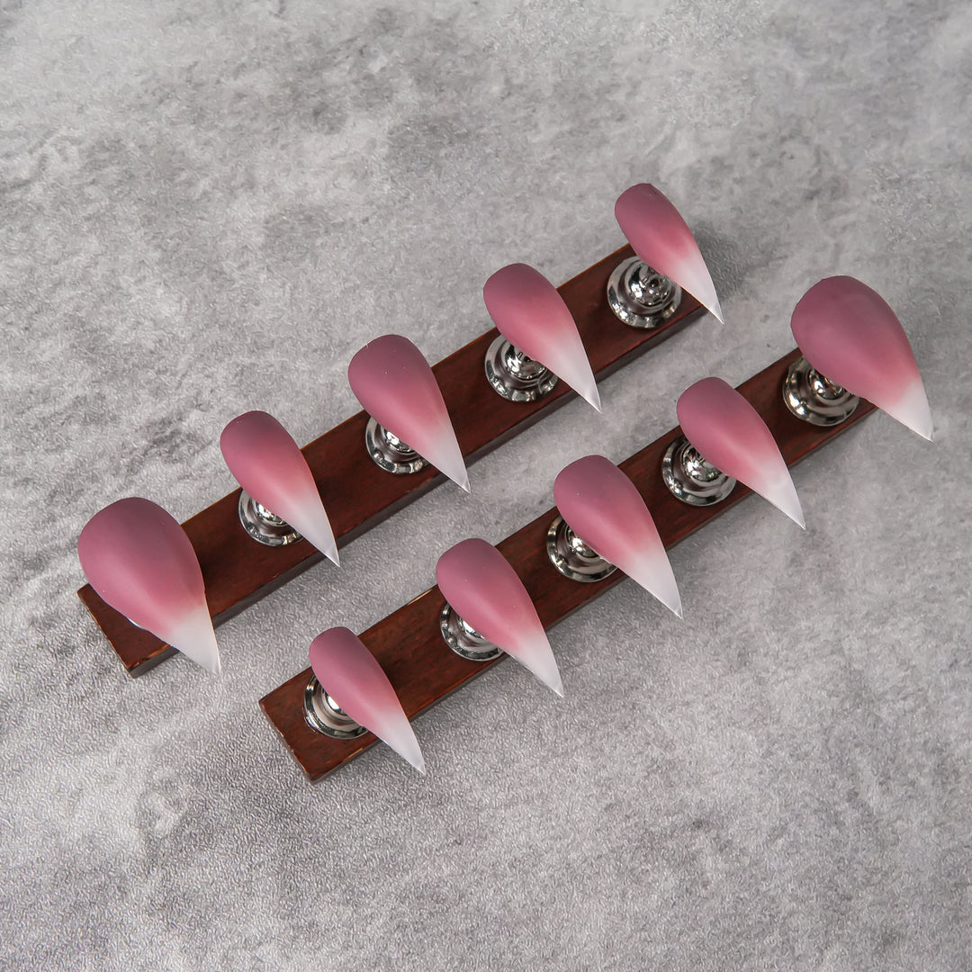 Künstlerische Stiletto-Nagelspitzen