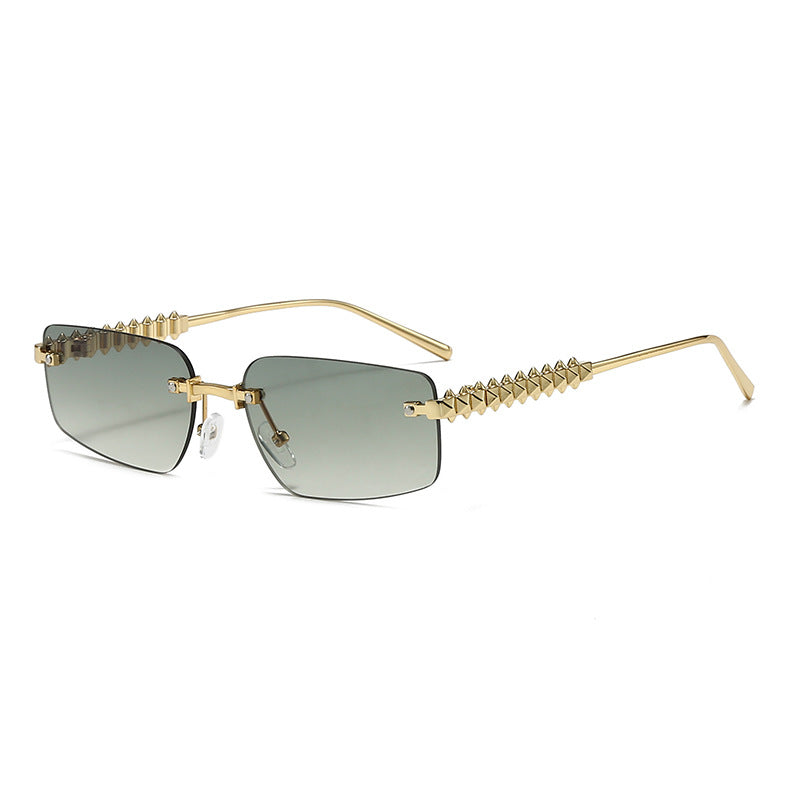 Damen modische rechteckige Brille mit extravaganten Akzenten Karnz