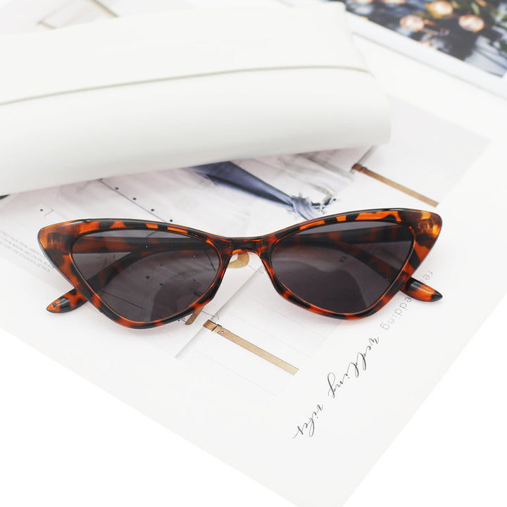 Damen Cat-Eye Sonnenbrille mit sorgfältig gestaltetem Rahmen Karnz