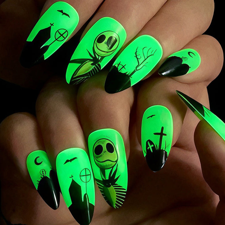 Leuchtende Nagelkunst Karnz
