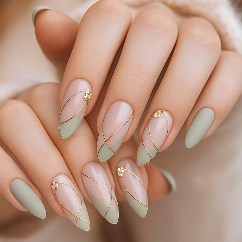 Elegantes Druck-Nagelkunstset mit dekorativen, floralen Akzenten Karnz