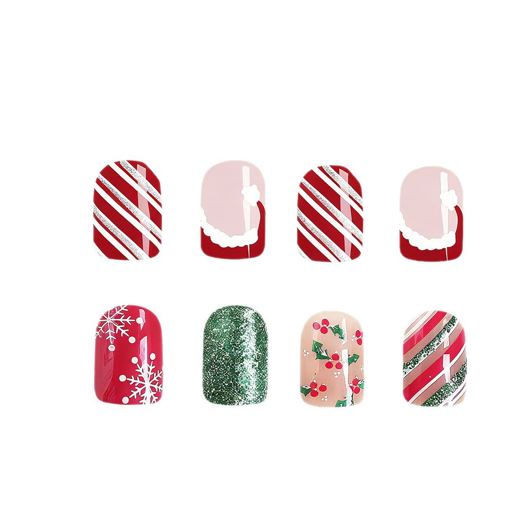 Festliche Nagelkunst mit winterlichen Motiven Karnz