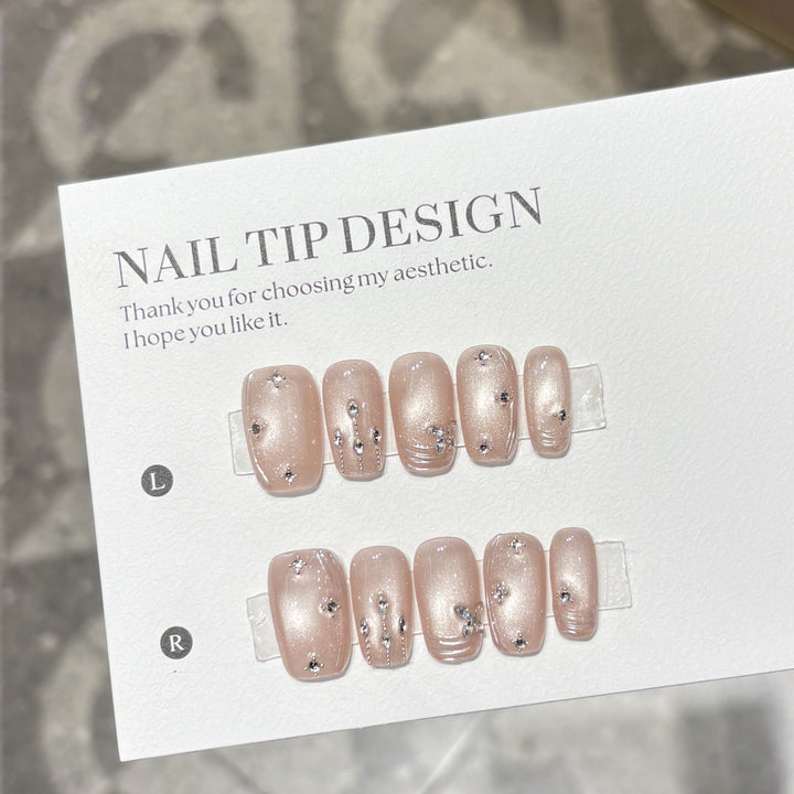 Kunstnägel mit Glamourösen Strass-Design Karnz