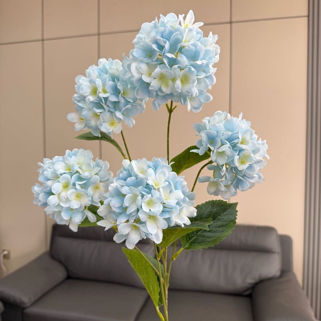 Lebensechte Hortensie Blumenanordnung