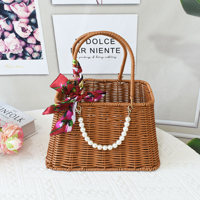 Chice Gewebte Handtasche mit Perlenakzent Karnz