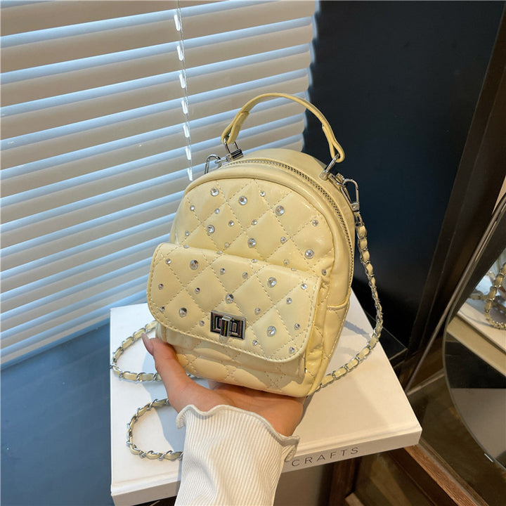 Quilted Mini-Rucksack mit Strass-Akzenten Karnz