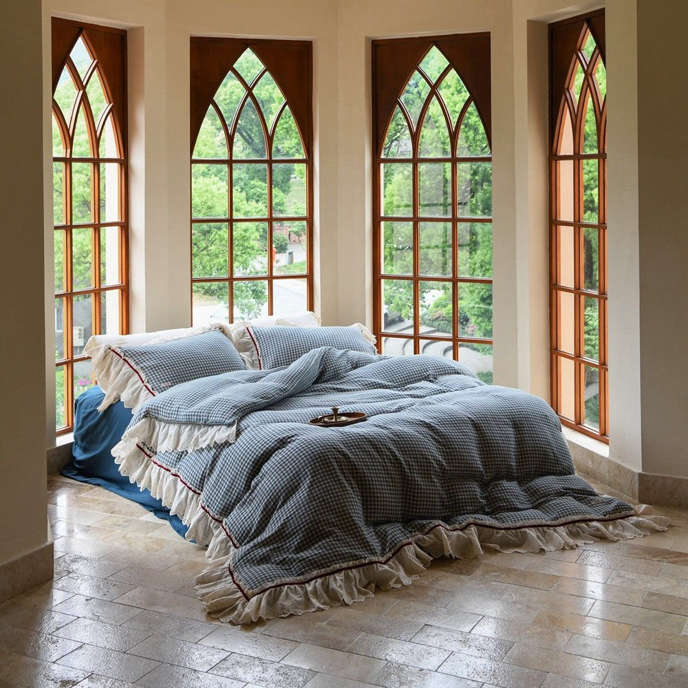 Luxuriöses Bettwäsche-Set aus Baumwoll-Gauze mit gesteppter Decke und Spitzenbordüre