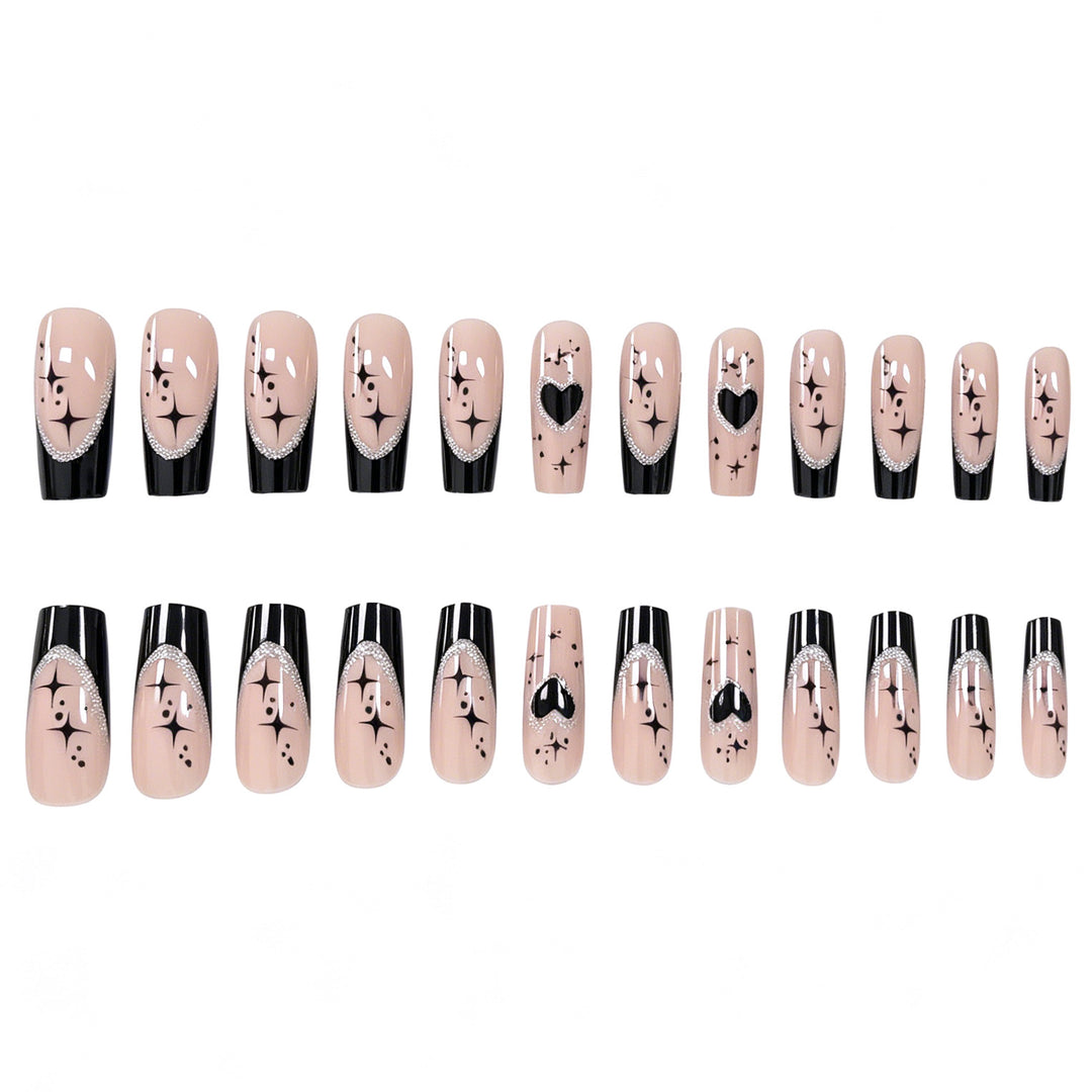 Elegante Herz-verzierte Nagelkunstverzierungen Karnz
