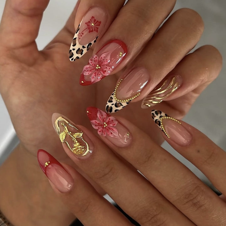 Elegante 3D Blumen- und Tierdruck Nagelkunst Extensions Karnz
