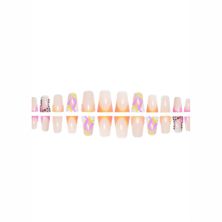 Elegante künstlerische Press-On Nagelverzierungen Karnz