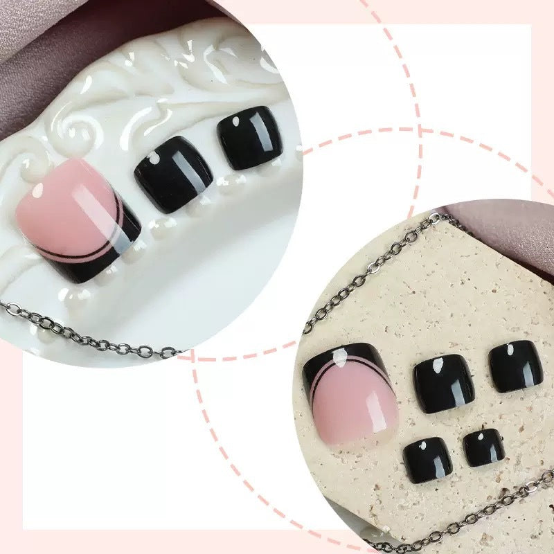 Kunstnagelset mit elegantem French Design Karnz