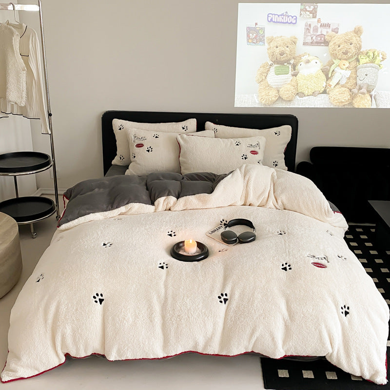 Kuschelige Teddyfleece-Bettgarnitur mit bunten Pünktchen und extra-weicher Oberfläche